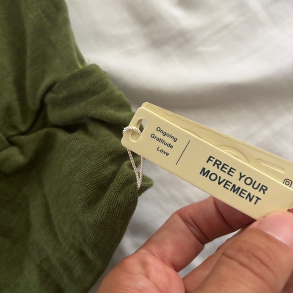 OGL Move Blouse - Picture 2 of 4